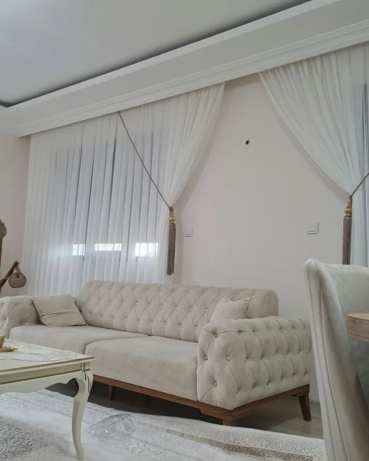 Püsküllü tül perde — salon