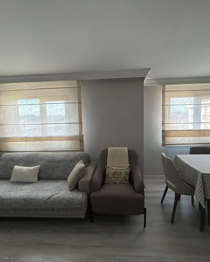 Oturma odası stor perde — oturma odası, yemek alanı