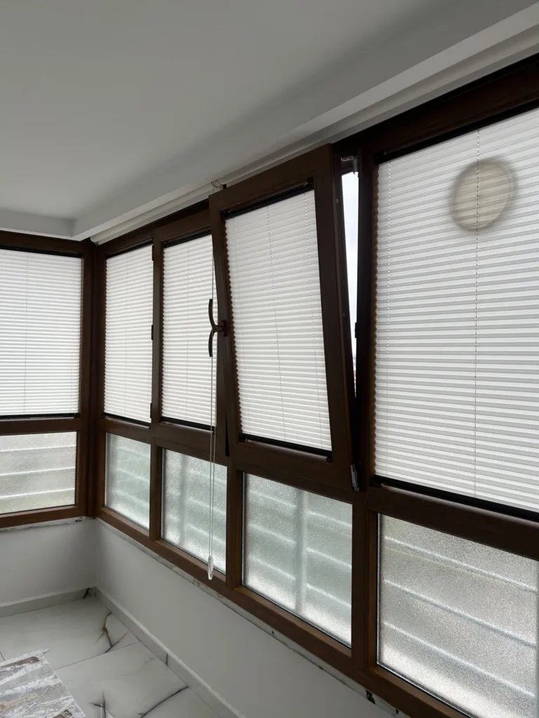 Kapalı balkon plise perde — kapalı balkon, oda